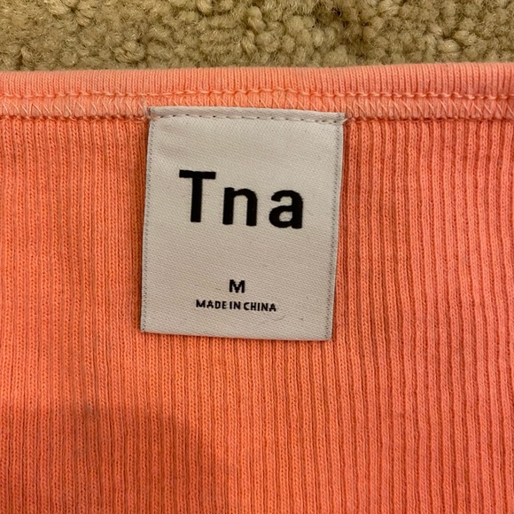 Bright cropped tank top - Picture 3 of 3